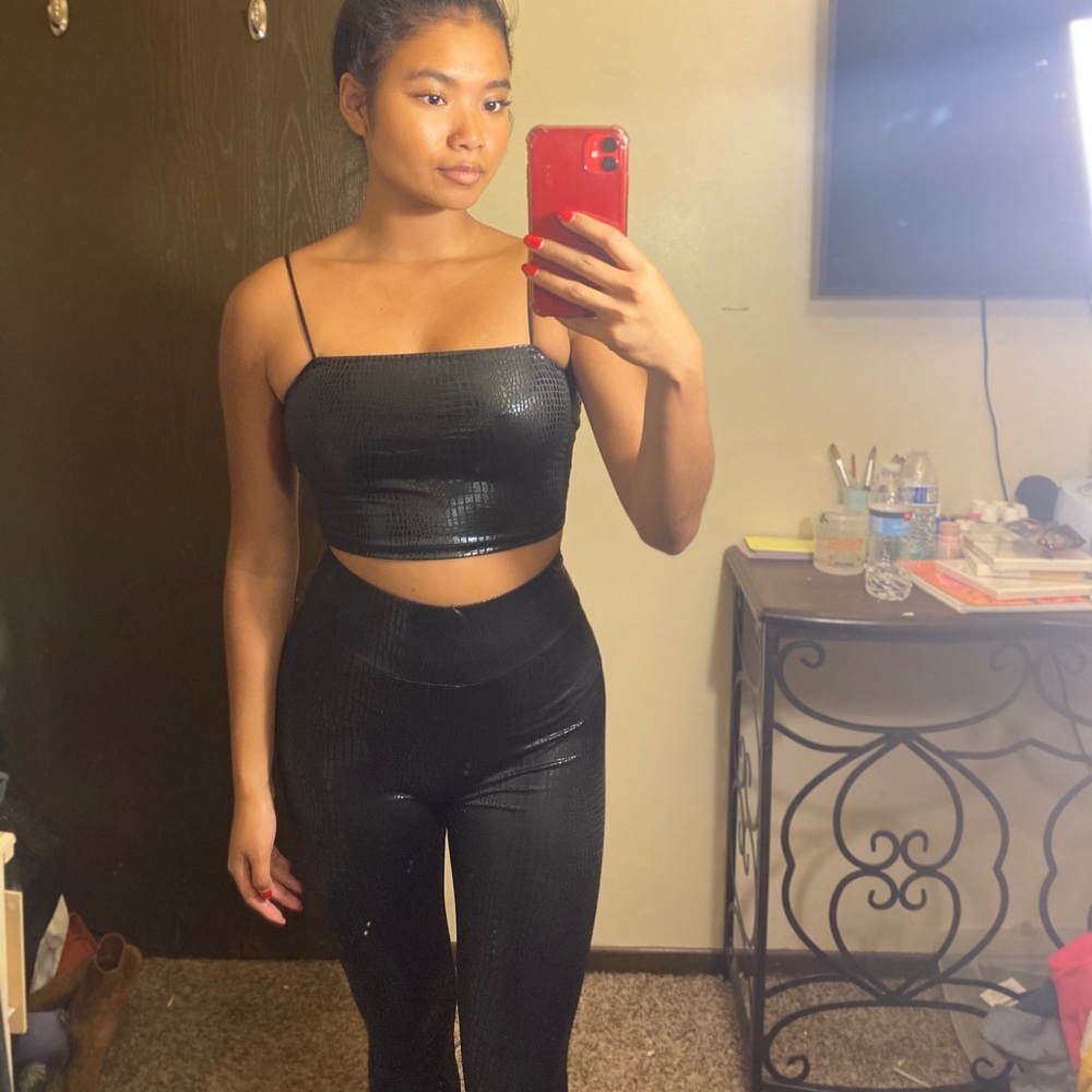 Two piece set - Picture 4 of 4